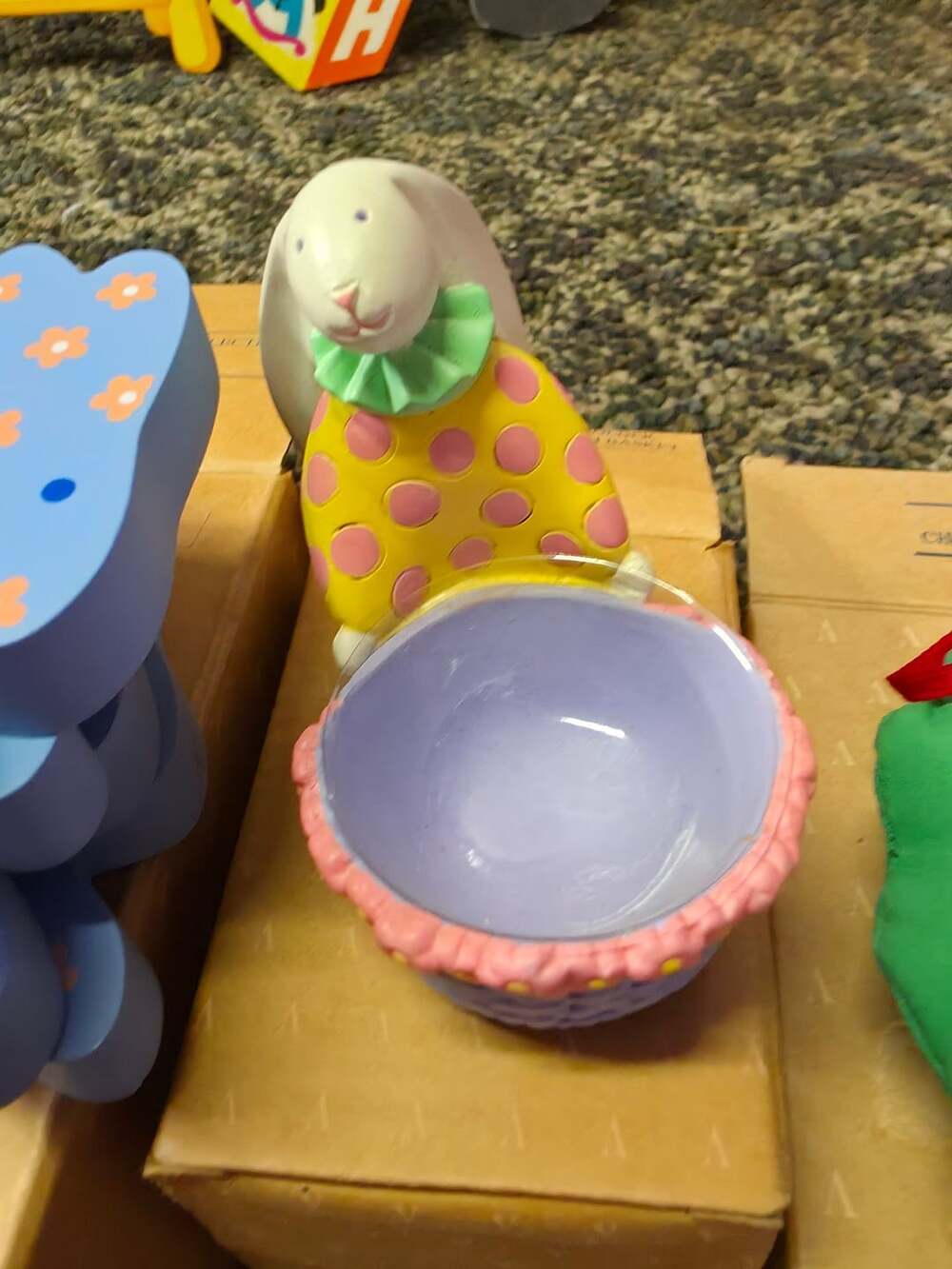 Avon Springtime Bunny Collection Napkin Rings - Picture 4 of 11